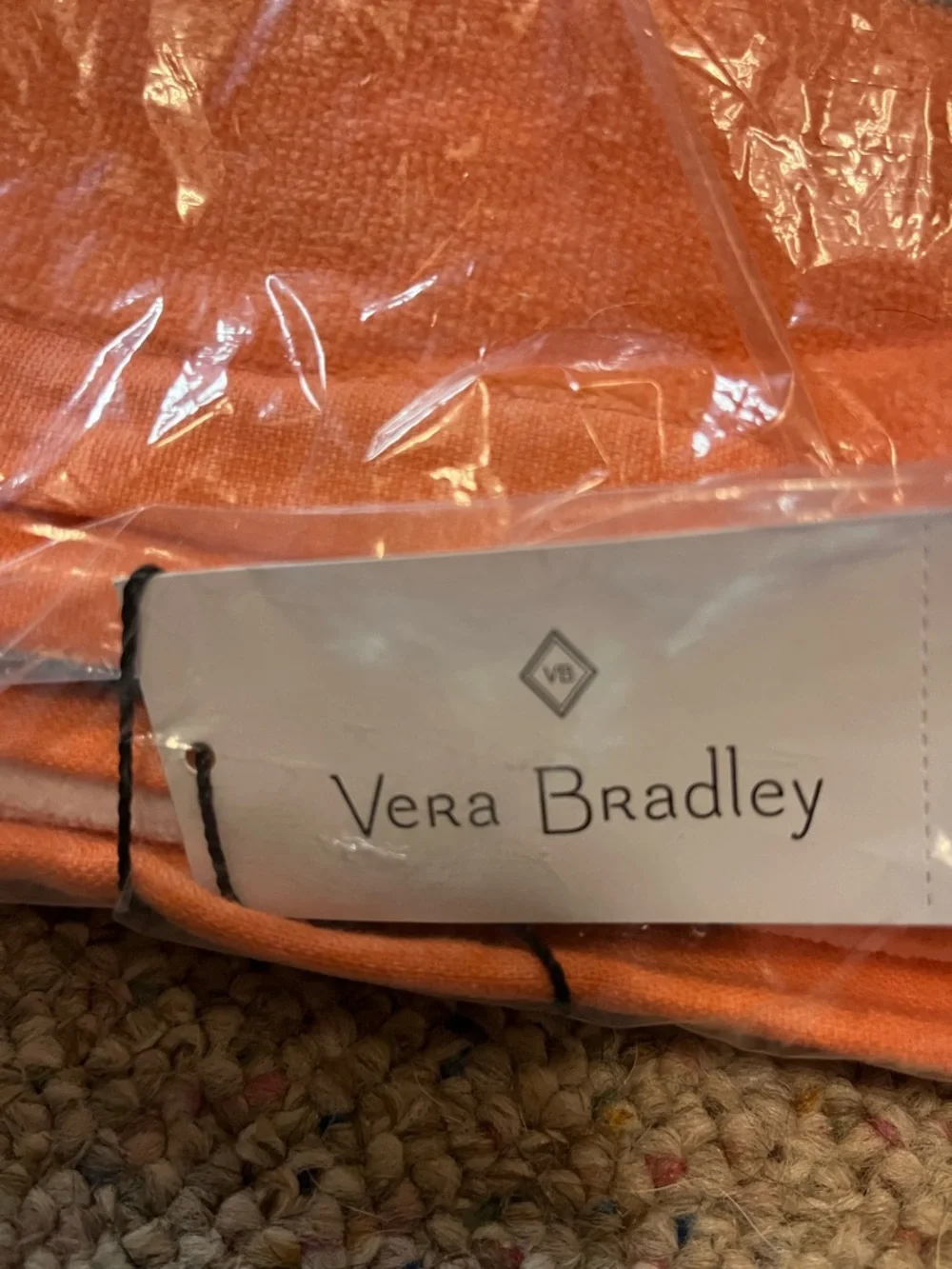 🆕 Vera Bradley SUNNY MEDALLION Beach Towel